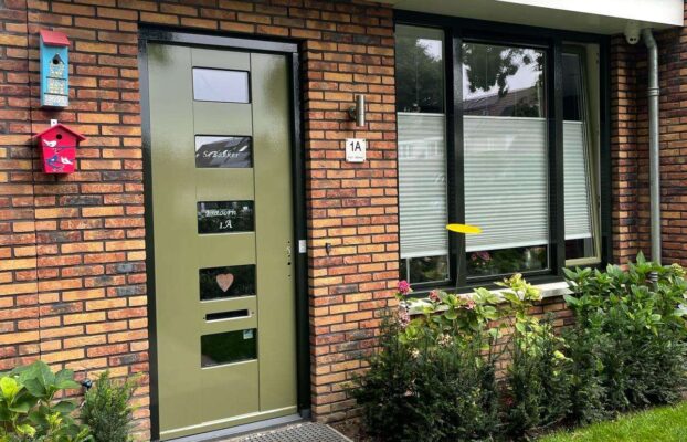 Schilderwerk van drie woningen in Odijk, verzorgd door Van den Beuken Schilderwerken.