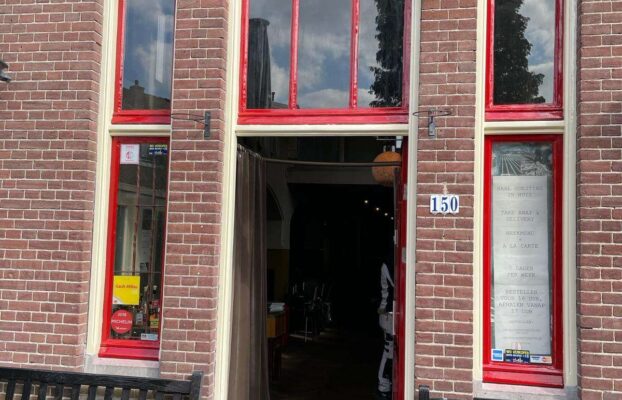 Geschilderd restaurant op de Wittevrouwesingel in Utrecht